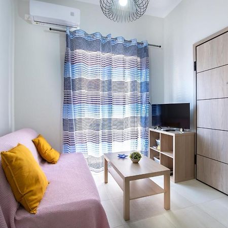 Joyfull Apartment In פיראוס מראה חיצוני תמונה